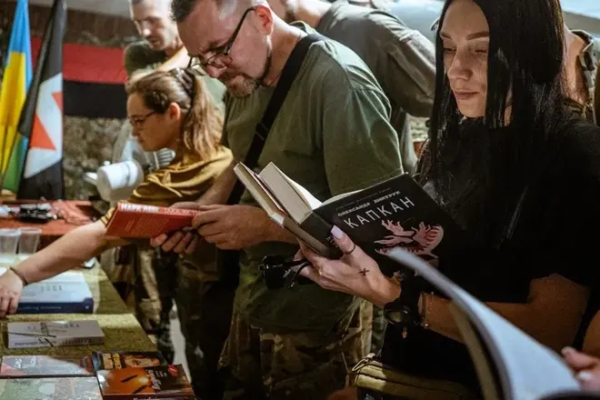 військові обирають книги (1)