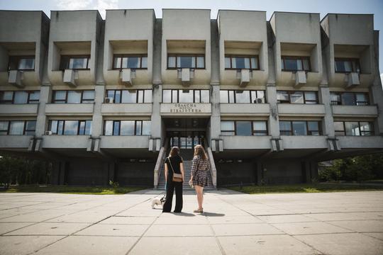 arkhitektorka rozkazuye pro naukovu biblioteku sum Архітекторка розказує про наукову бібліотеку Сум