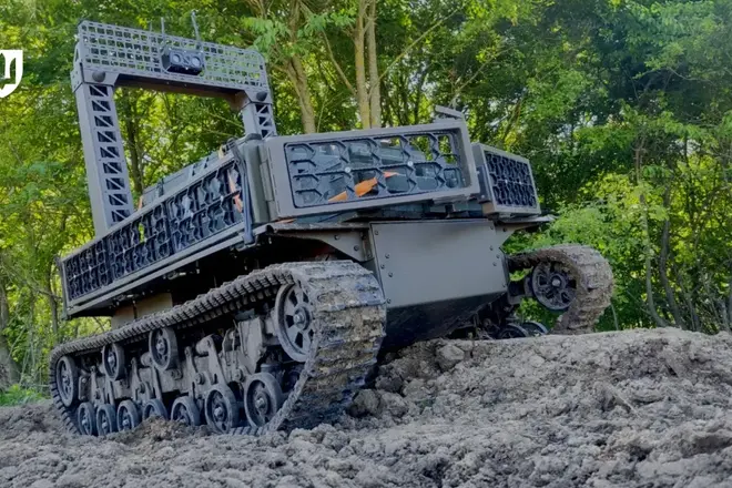 «Саме заради таких людей ми й воюємо». На Сумщині жінка на велосипеді допомогла військовим врятувати НРК