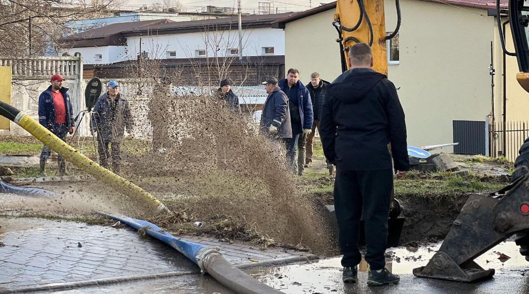 Аварія на колекторі в Сумах