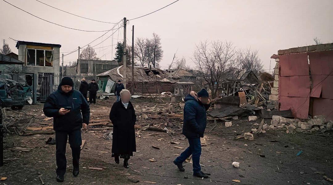Наслідки атак російської армії по Сумщині в грудні 2024 року. Фото: Нацполіція, Прокуратура Сумщини, ДСНС