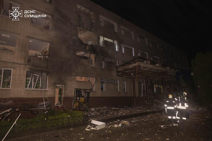 Вибиті вікна в будинку внаслідок атаки
