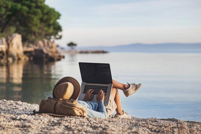 Freelance CAD Designer 2048x2048