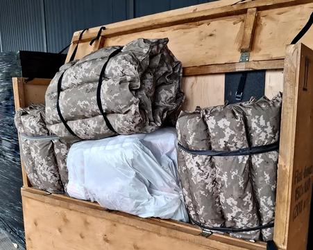 Матраци, які зшили волонтери для військових Допомога волонтерів військовим