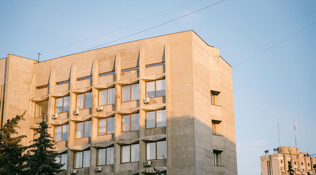 mozhe tezh na holovnu scaled
