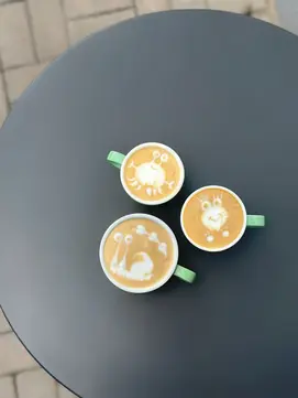 kupyty kavu sumy 1 Сумська кав'ярня CoffeeMan прикрашає напої молочною пінкою із різними візерунками