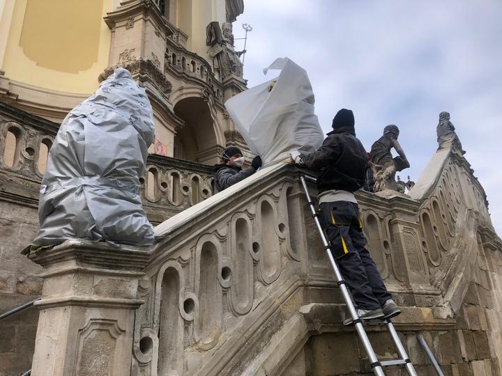 Скульптури комплексу Архикатедральний Собор Святого Юра. Фото ЛОО Українське товариство охорони пам’яток історії. Скульптури комплексу Архикатедральний Собор Святого Юра. Фото ЛОО Українське товариство охорони пам’яток історії.