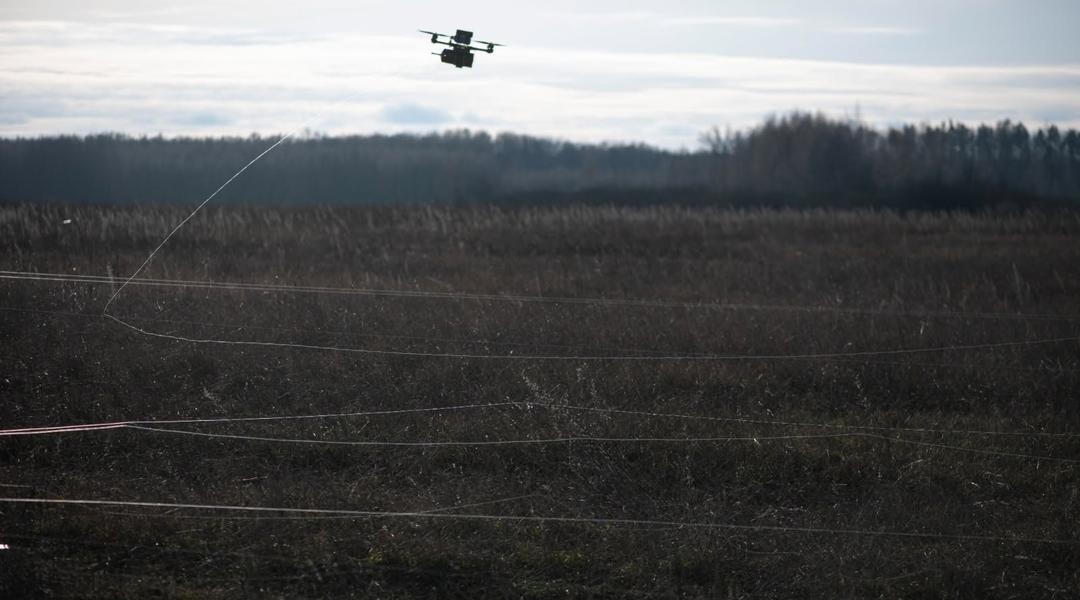 ukraiinskyi dron na optovlokni
