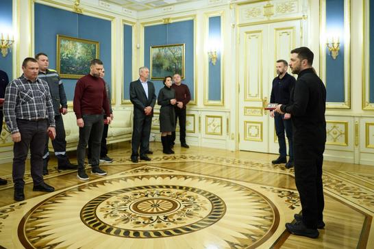 Президент України нагороджує енергетиків