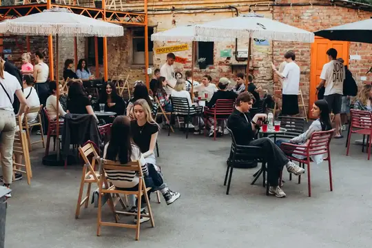 dvoryk na kuznechniy u sumakh Дворик на Кузнечній у Сумах