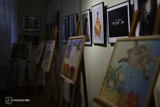 Виставка картин у Сумах у пам'ять про захисників області