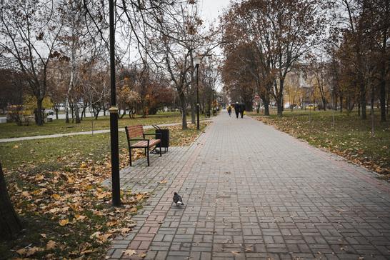 novi lavky sumy нові лавки в сквері Михайла Лушпи в Сумах
