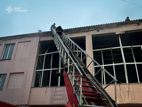спорт комлекс в Шостці після обстрілу росіян