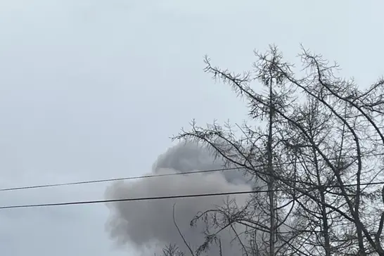 Дим від російського удару по Сумах