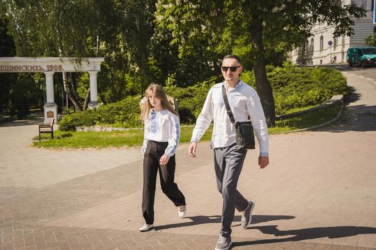para kolonada svyato vyshyvanky