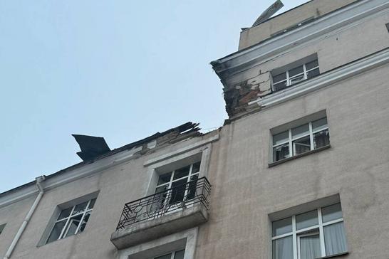 poshkodzhenyy hotel u sumakh Пошкоджений готель у Сумах