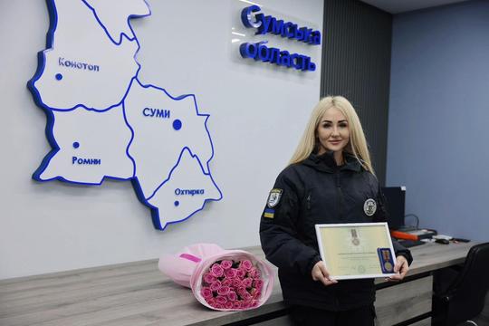 Олена Ставицька з Сум з нагородою від Президента
