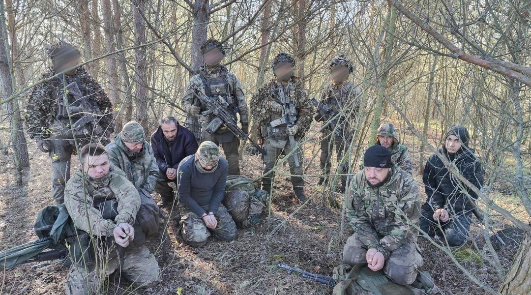 На Сумщині спецпризначенці ГУР узяли в полон 29 російських військових