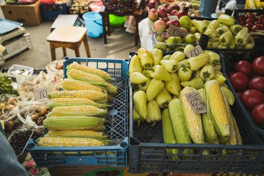 Молода кукурудза по 25 гривень у Сумах