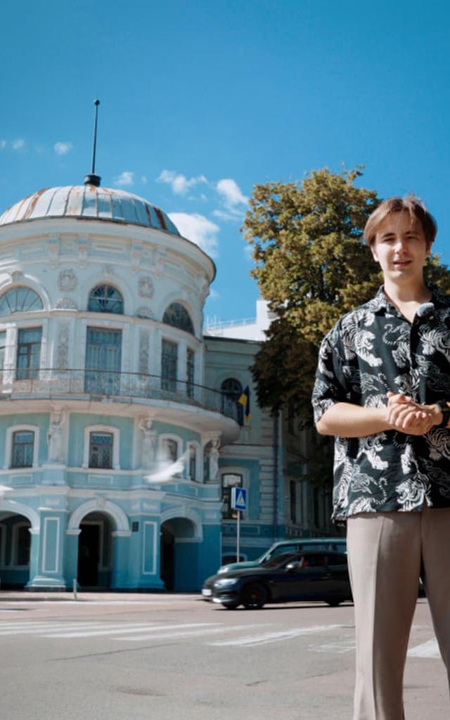 Французькі скульптури, співучі фонтани й горілчані заводи 19 століття. Що цікаво є в центрі Сум?