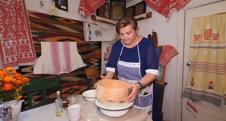 Кролевецький хліб із чорнобривцями