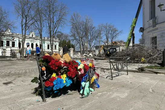 Стихійний меморіал у Сумах у пам'ять про загиблих 13 квітня
