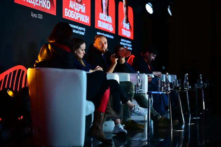 spikery na Donbas Media Forum Дмитро Тіщенко на панелі Донбас медіафорумі