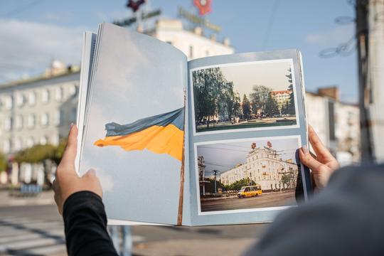 Плівковий репортаж у шостому номер друкованого журналу від Цукру