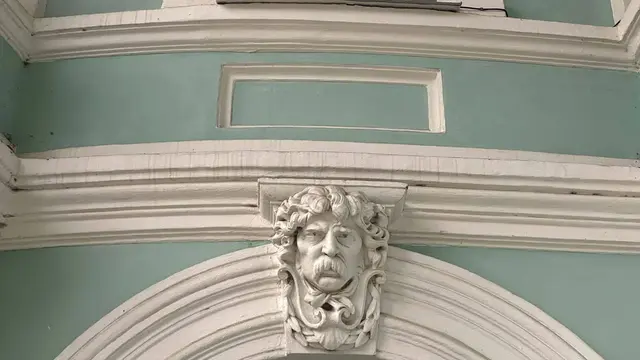 holova zevsa