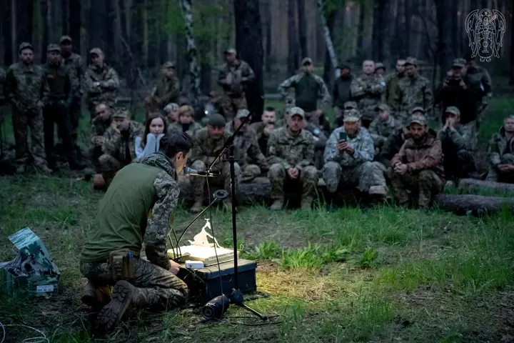 Валерій Дзех проводить арттерапію для військових