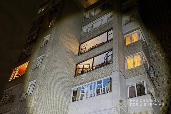 Вибиті вікна в будинку в Сумах