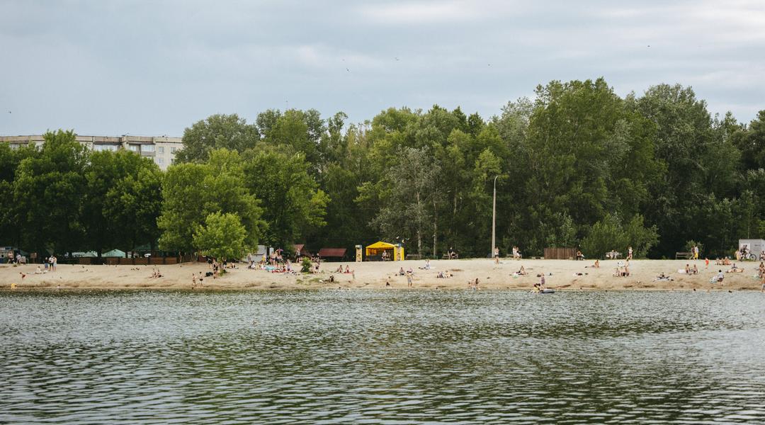 відпочинок на водоймі в Сумах