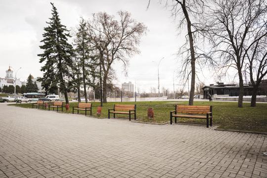 Нові лавки в центрі Сум