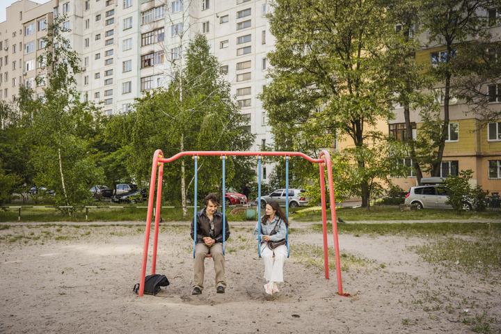 Гойдалка в сумському дворику