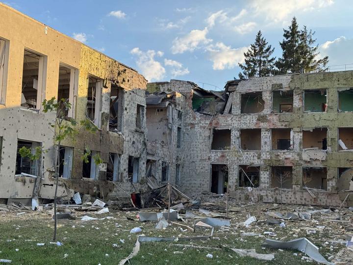 Школа у Сумах, в укритті якої перебували діти