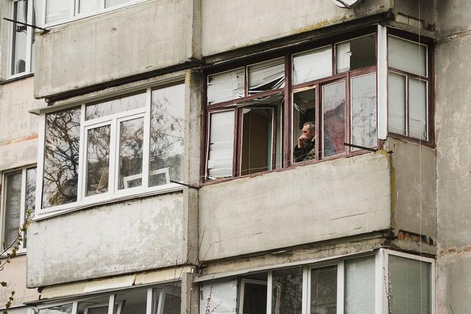 Вибиті вікна в будинку в Сумах