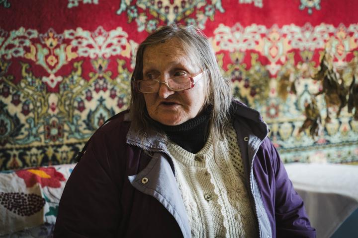 Раїса вже третій місяць чекає, щоб їй відновили балкон і вікна. Раїса розповідає свою історію