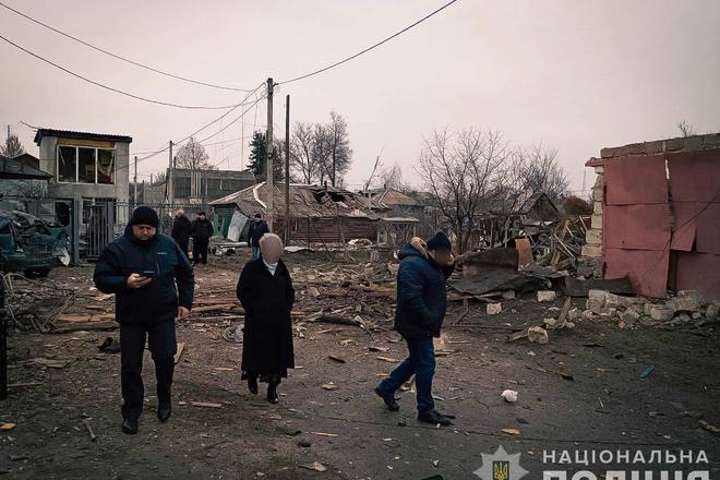 Наслідки атак російської армії по Сумщині в грудні 2024 року. Фото: Нацполіція, Прокуратура Сумщини, ДСНС