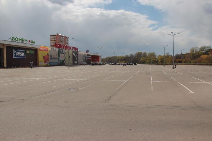 Парковка ТРЦ Мануфактура журнал Цукр IMG 1313