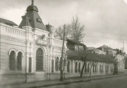 pershyii pasazh u sumakh 1