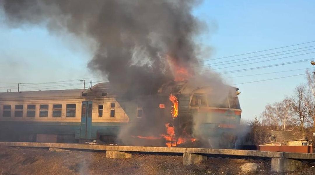 Потяг у Ворожбі під обстрілами