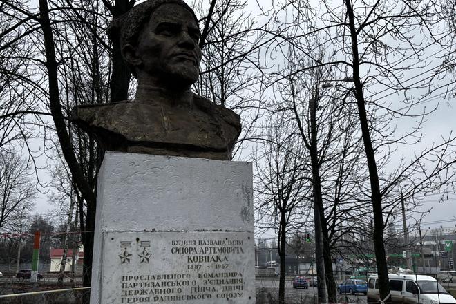 Пам'ятник Сидору Ковпаку в Сумах