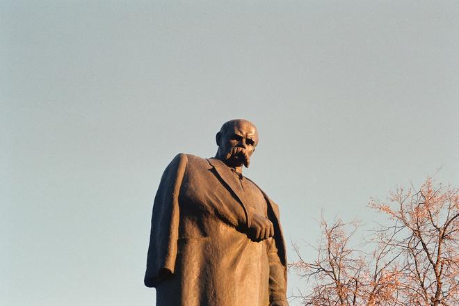 Пам'ятник Шевченку в Сумах