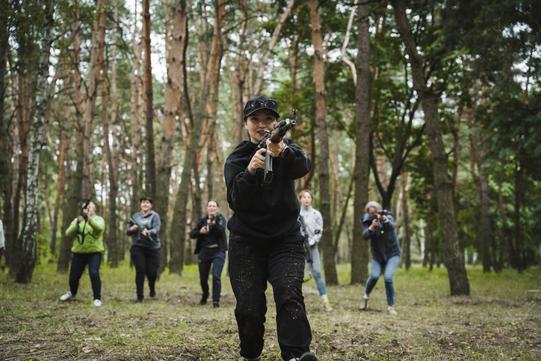 Також на навчанні показують як поводитися зі зброєю й орієнтуватися на місцевості