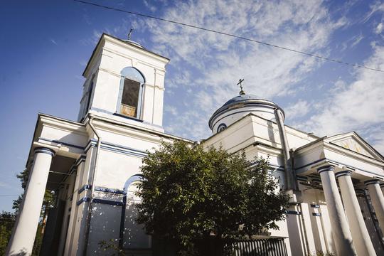 Петропавлівський храм 19 століття у Сумах