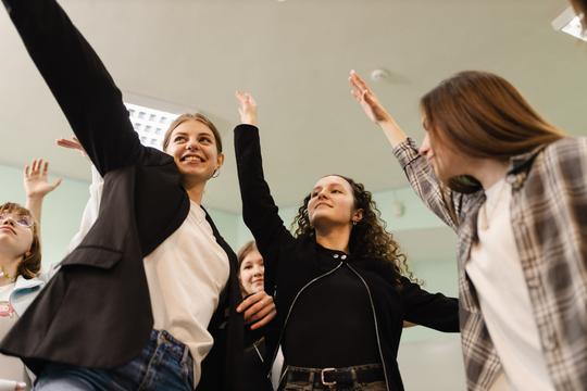 studenty tantsiuiut na khoreoterapii (2) Студенти танцюють