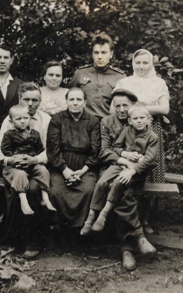Рід Ювків