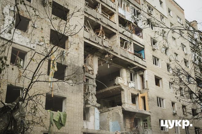Росіяни атакували дев'ятиповерхівку у Сумах КАБами: є загиблі