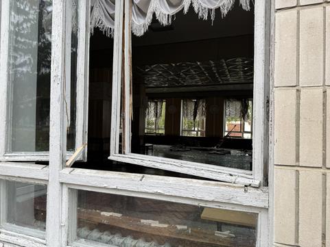 Вибиті вікна в закладі освіти в Сумах