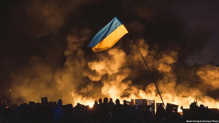 prapor-ukrayiny-ukrayina-majdan-nezalezhnosti prapor ukrayiny ukrayina majdan nezalezhnosti